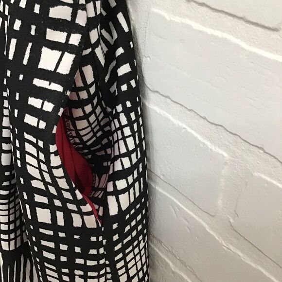 VINCE Camuto sleeveless dress black white pink pockets stretchy material size 4 - Picture 6 of 13